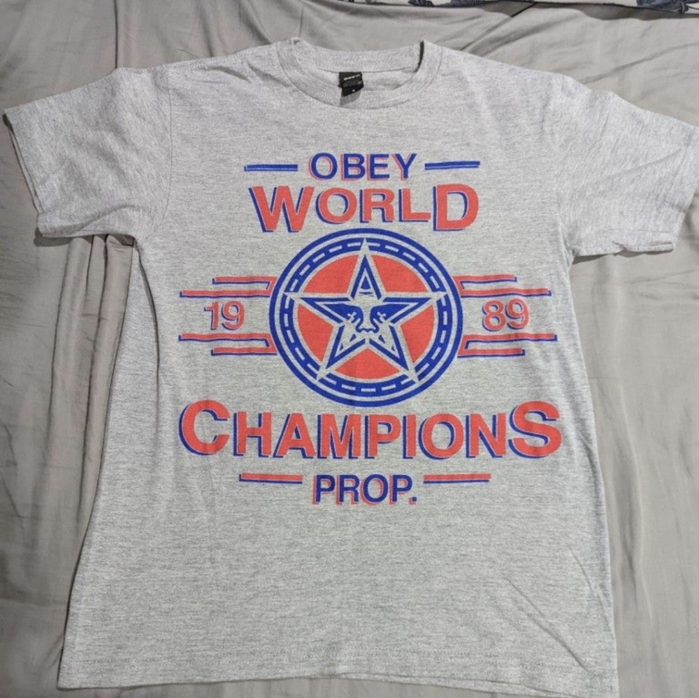 OBEY men's small heather grey T-shirt